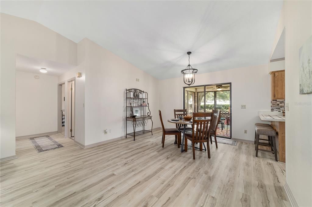 For Sale: $335,000 (3 beds, 2 baths, 1706 Square Feet)