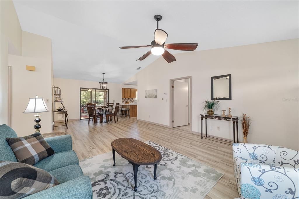 For Sale: $335,000 (3 beds, 2 baths, 1706 Square Feet)