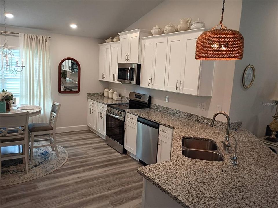 For Sale: $389,900 (4 beds, 2 baths, 1882 Square Feet)