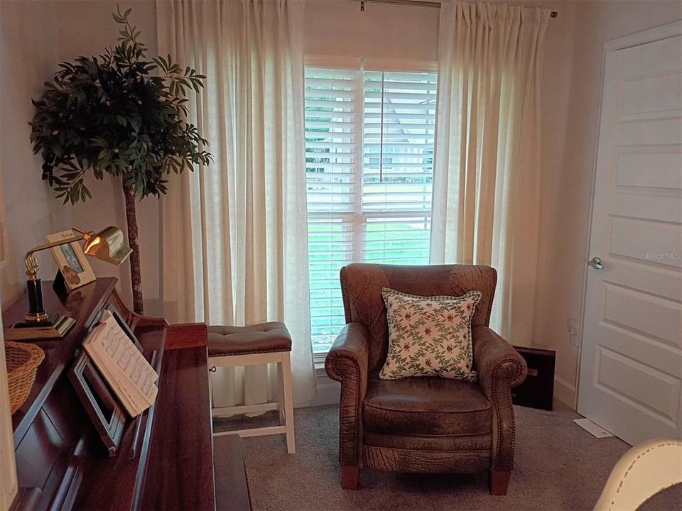 For Sale: $389,900 (4 beds, 2 baths, 1882 Square Feet)