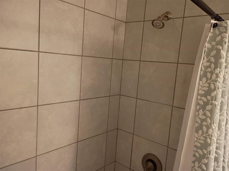 For Sale: $389,900 (4 beds, 2 baths, 1882 Square Feet)
