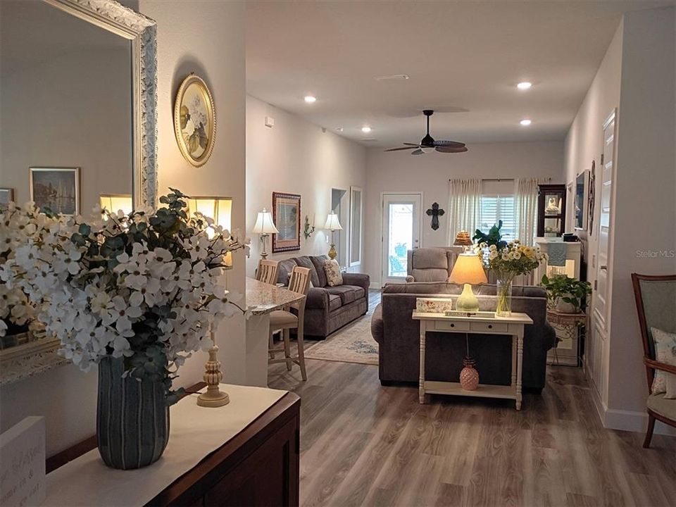 For Sale: $389,900 (4 beds, 2 baths, 1882 Square Feet)