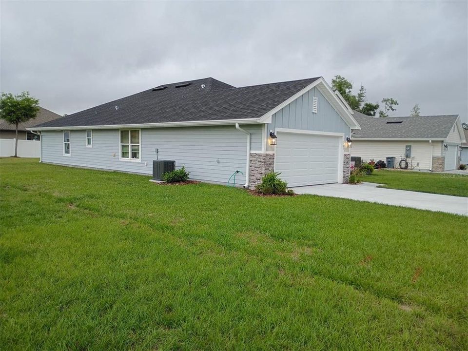 For Sale: $389,900 (4 beds, 2 baths, 1882 Square Feet)