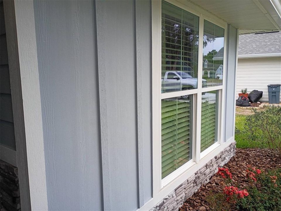 For Sale: $389,900 (4 beds, 2 baths, 1882 Square Feet)