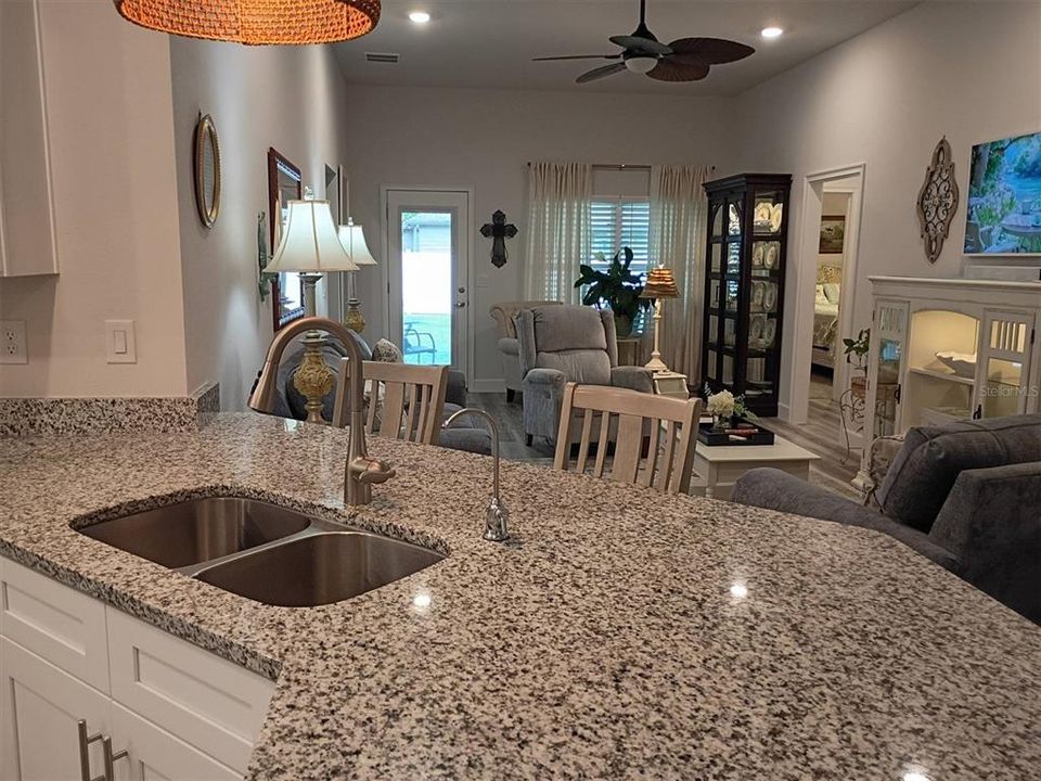 For Sale: $389,900 (4 beds, 2 baths, 1882 Square Feet)