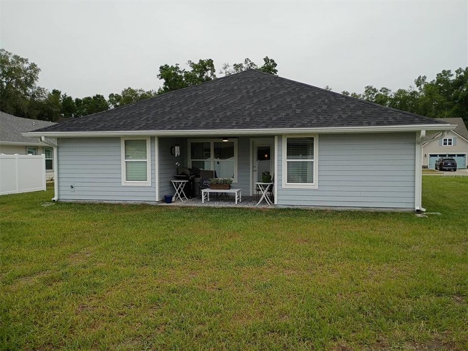 For Sale: $389,900 (4 beds, 2 baths, 1882 Square Feet)