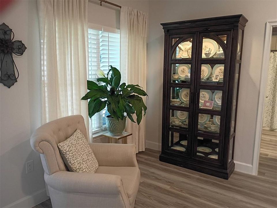 For Sale: $389,900 (4 beds, 2 baths, 1882 Square Feet)