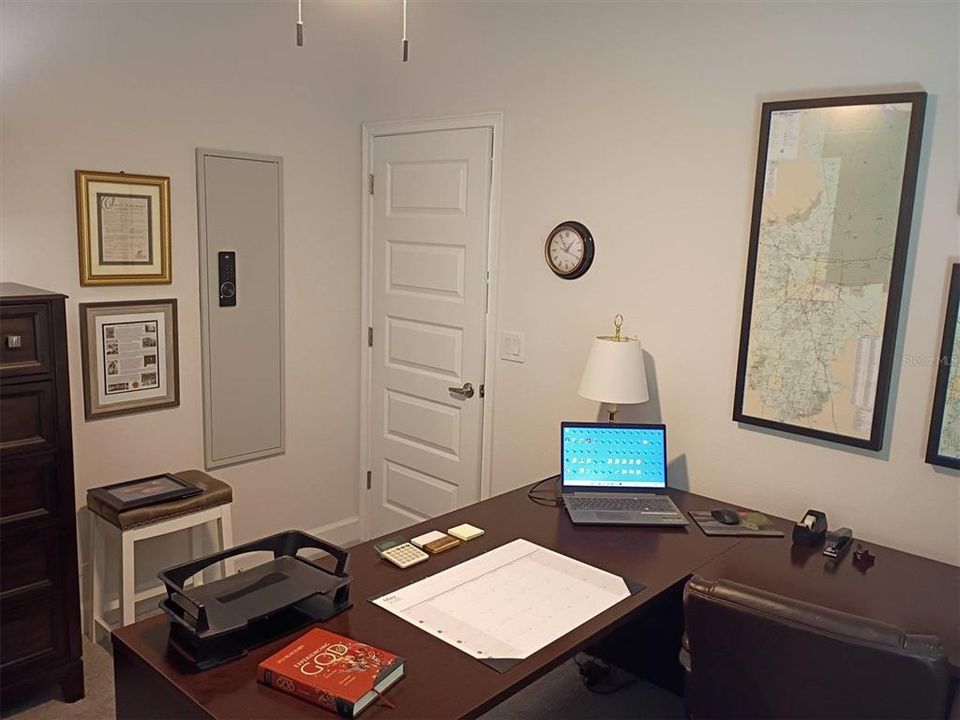 For Sale: $389,900 (4 beds, 2 baths, 1882 Square Feet)