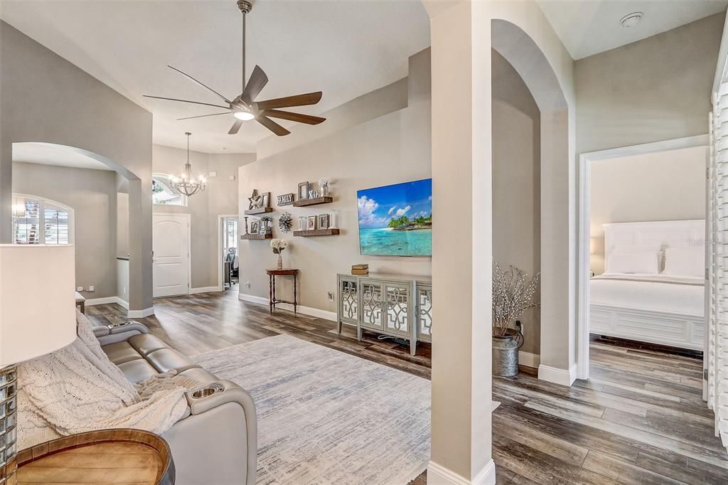 Active With Contract: $640,000 (4 beds, 2 baths, 2432 Square Feet)