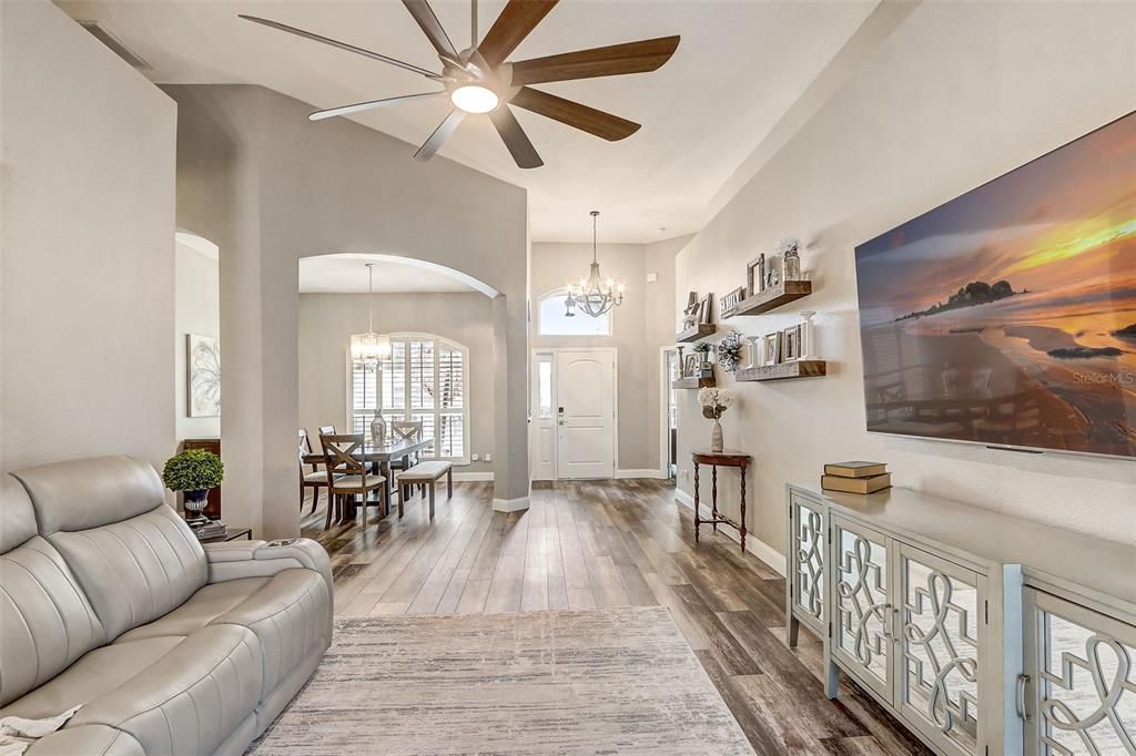 Active With Contract: $640,000 (4 beds, 2 baths, 2432 Square Feet)