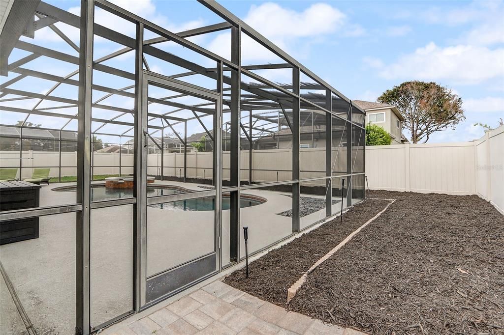 Active With Contract: $640,000 (4 beds, 2 baths, 2432 Square Feet)