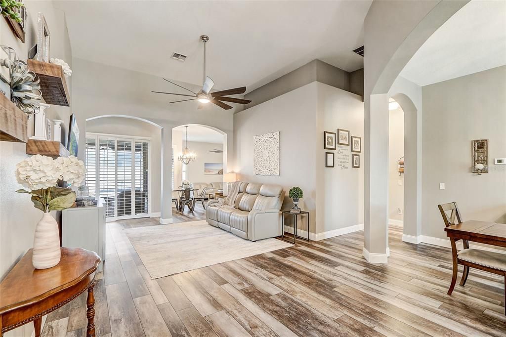 Active With Contract: $640,000 (4 beds, 2 baths, 2432 Square Feet)