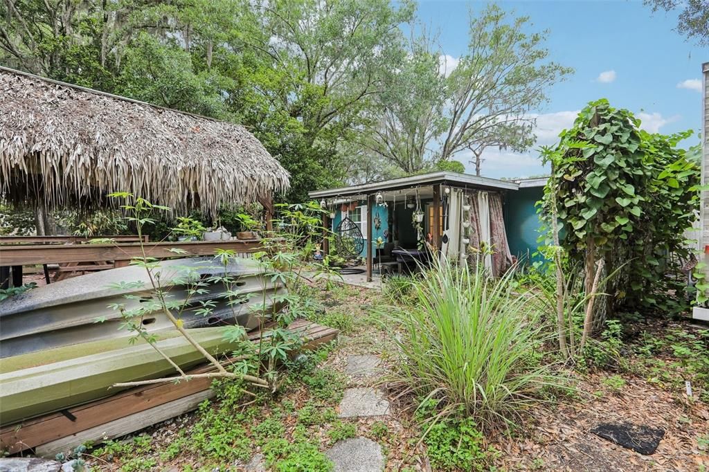 Active With Contract: $265,000 (2 beds, 2 baths, 910 Square Feet)