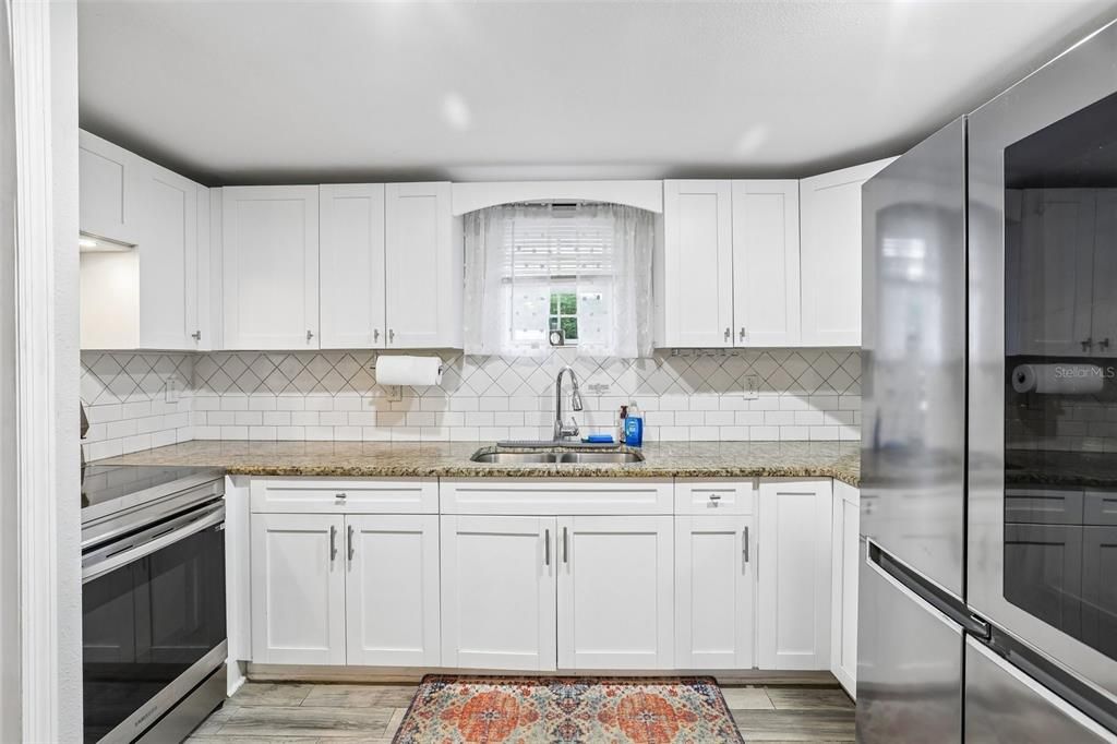 Active With Contract: $265,000 (2 beds, 2 baths, 910 Square Feet)