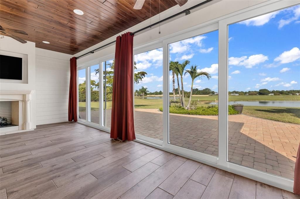 For Sale: $437,900 (1 beds, 1 baths, 1000 Square Feet)