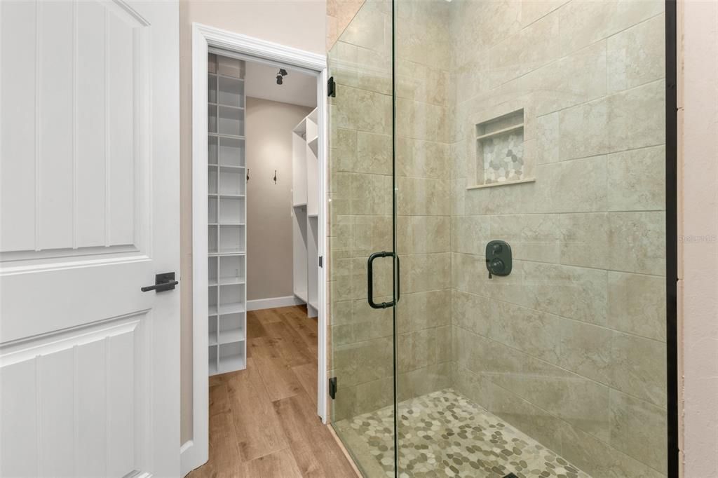 For Sale: $437,900 (1 beds, 1 baths, 1000 Square Feet)