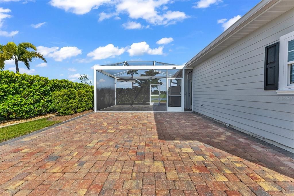 For Sale: $437,900 (1 beds, 1 baths, 1000 Square Feet)
