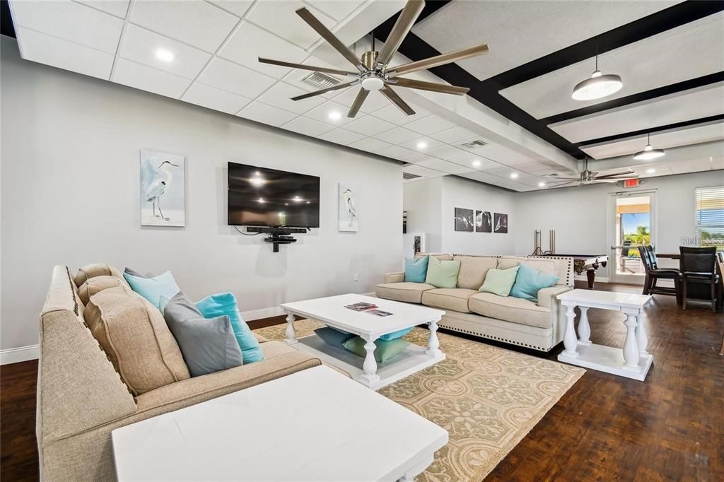 For Sale: $437,900 (1 beds, 1 baths, 1000 Square Feet)