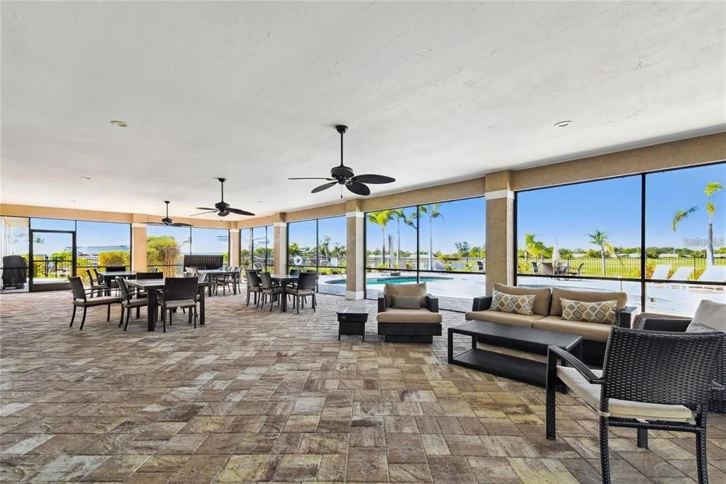 For Sale: $437,900 (1 beds, 1 baths, 1000 Square Feet)