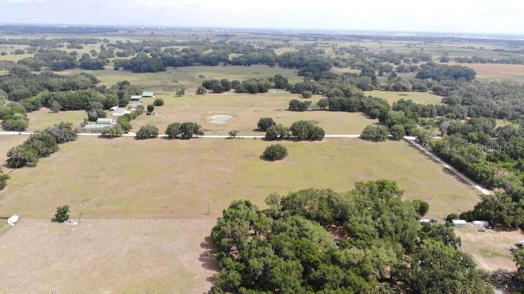 En Venta: $450,000 (9.89 acres)