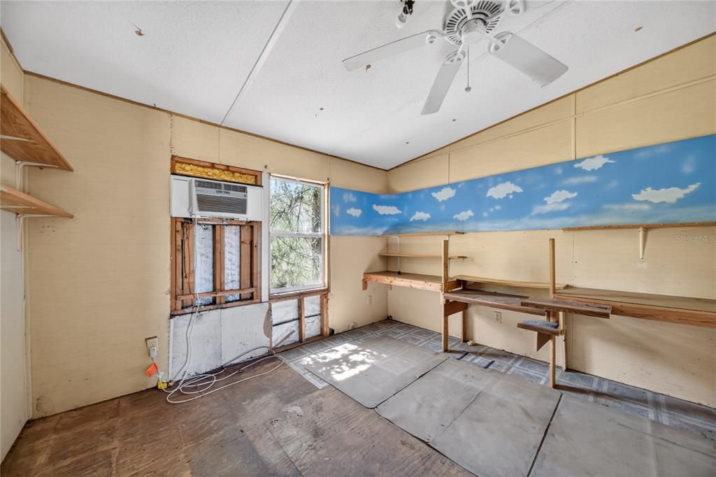 Activo con contrato: $249,000 (3 camas, 2 baños, 1248 Pies cuadrados)