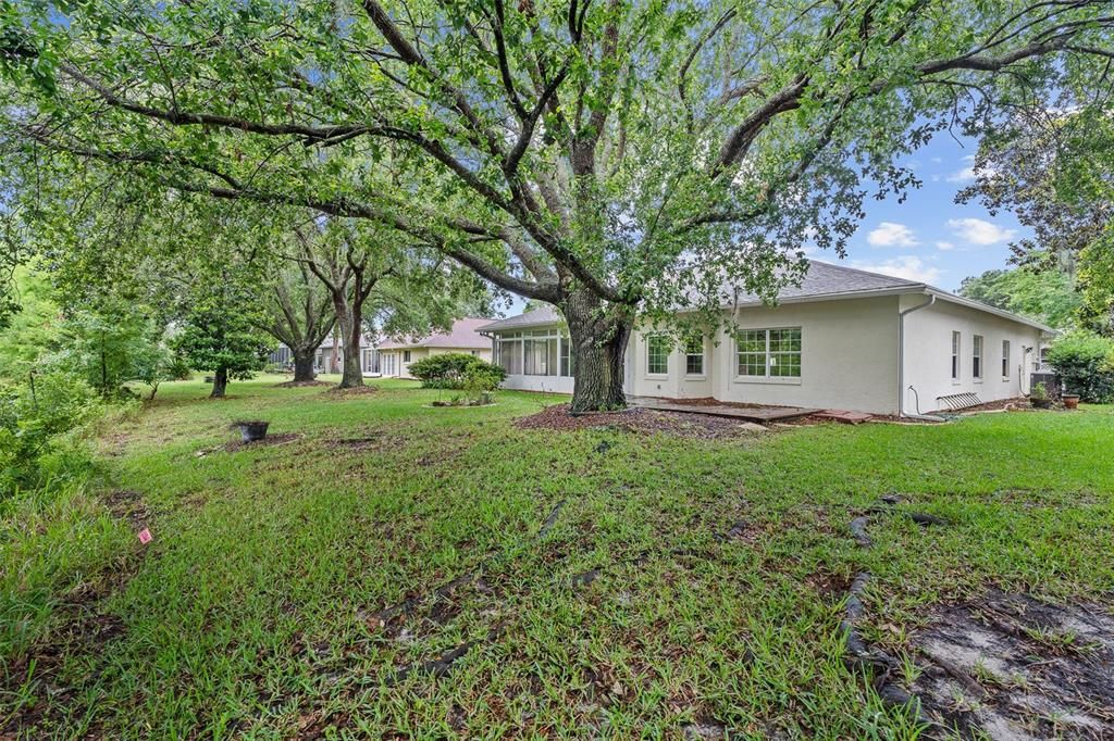 Activo con contrato: $297,000 (3 camas, 2 baños, 1961 Pies cuadrados)
