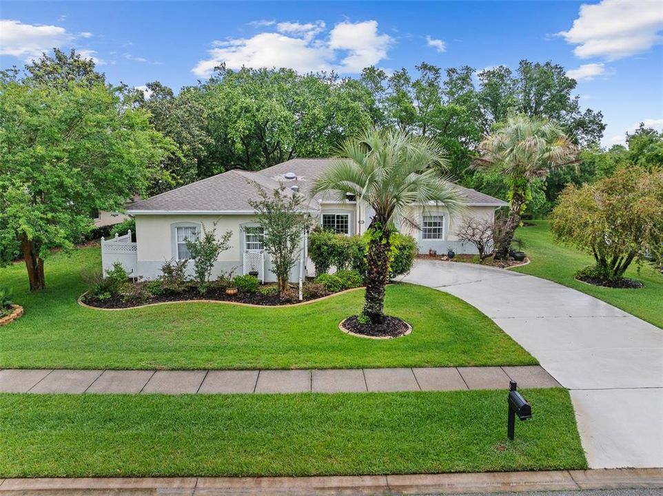Activo con contrato: $297,000 (3 camas, 2 baños, 1961 Pies cuadrados)