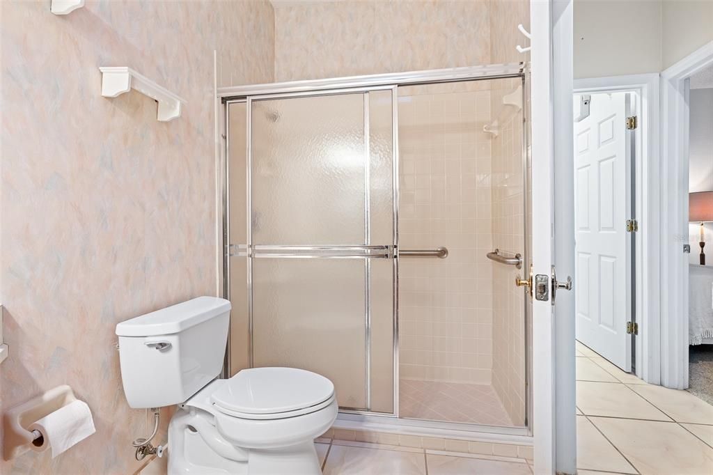 Activo con contrato: $297,000 (3 camas, 2 baños, 1961 Pies cuadrados)