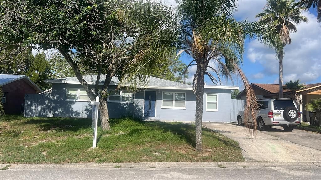 For Sale: $240,000 (4 beds, 2 baths, 816 Square Feet)