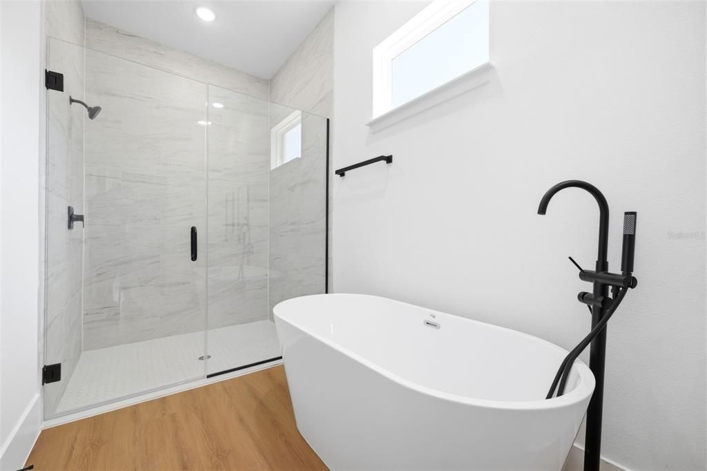 Active With Contract: $399,900 (4 beds, 2 baths, 1799 Square Feet)