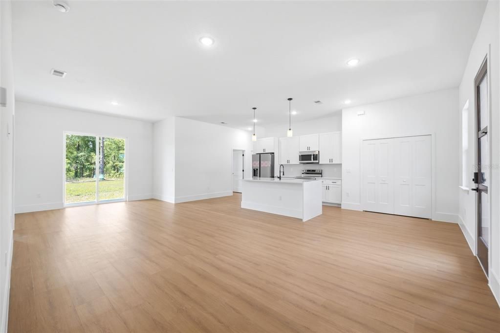 Active With Contract: $399,900 (4 beds, 2 baths, 1799 Square Feet)