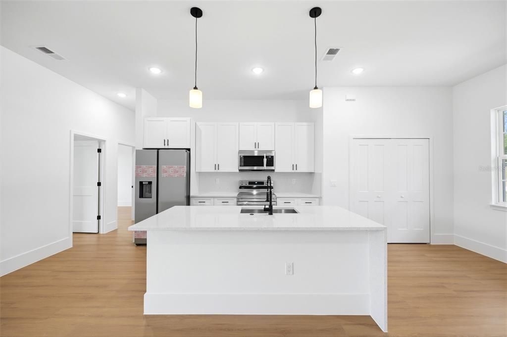 Active With Contract: $399,900 (4 beds, 2 baths, 1799 Square Feet)
