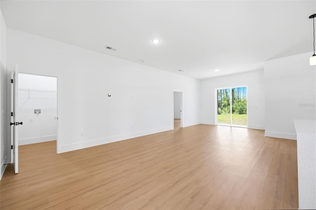 Active With Contract: $399,900 (4 beds, 2 baths, 1799 Square Feet)