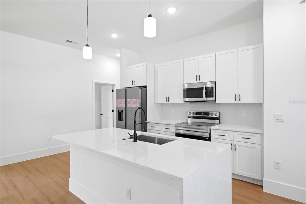 Active With Contract: $399,900 (4 beds, 2 baths, 1799 Square Feet)