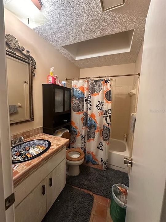 На продажу: $305,000 (3 спален, 2 ванн, 1400 Квадратных фут)