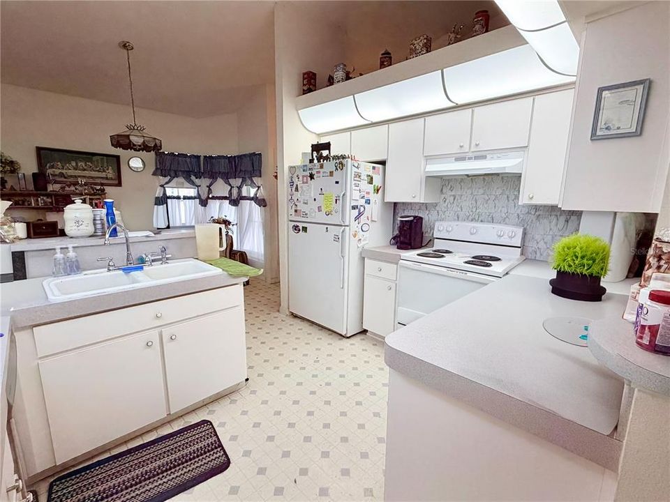 Activo con contrato: $410,000 (3 camas, 2 baños, 1488 Pies cuadrados)