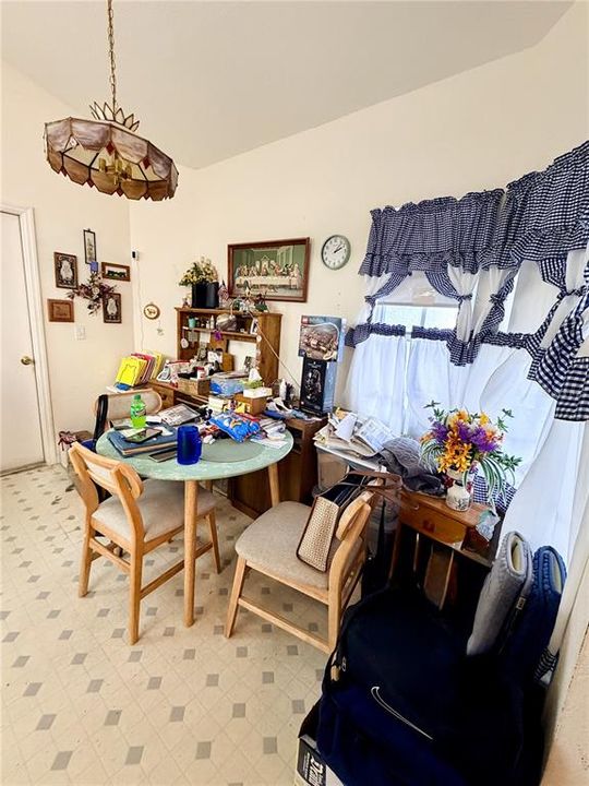 Activo con contrato: $410,000 (3 camas, 2 baños, 1488 Pies cuadrados)