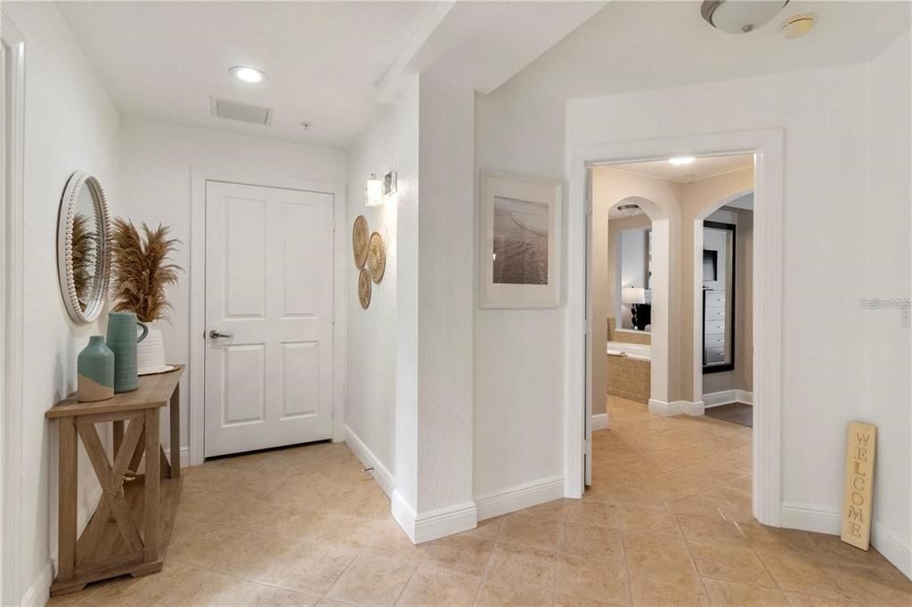 For Sale: $335,000 (3 beds, 3 baths, 2124 Square Feet)