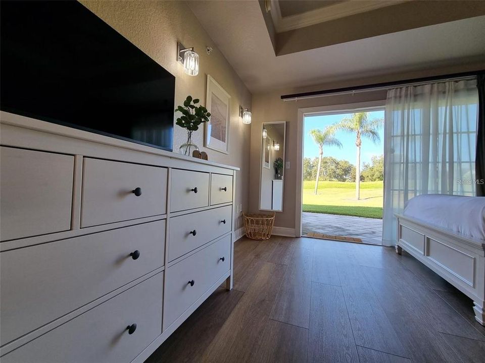 For Sale: $335,000 (3 beds, 3 baths, 2124 Square Feet)
