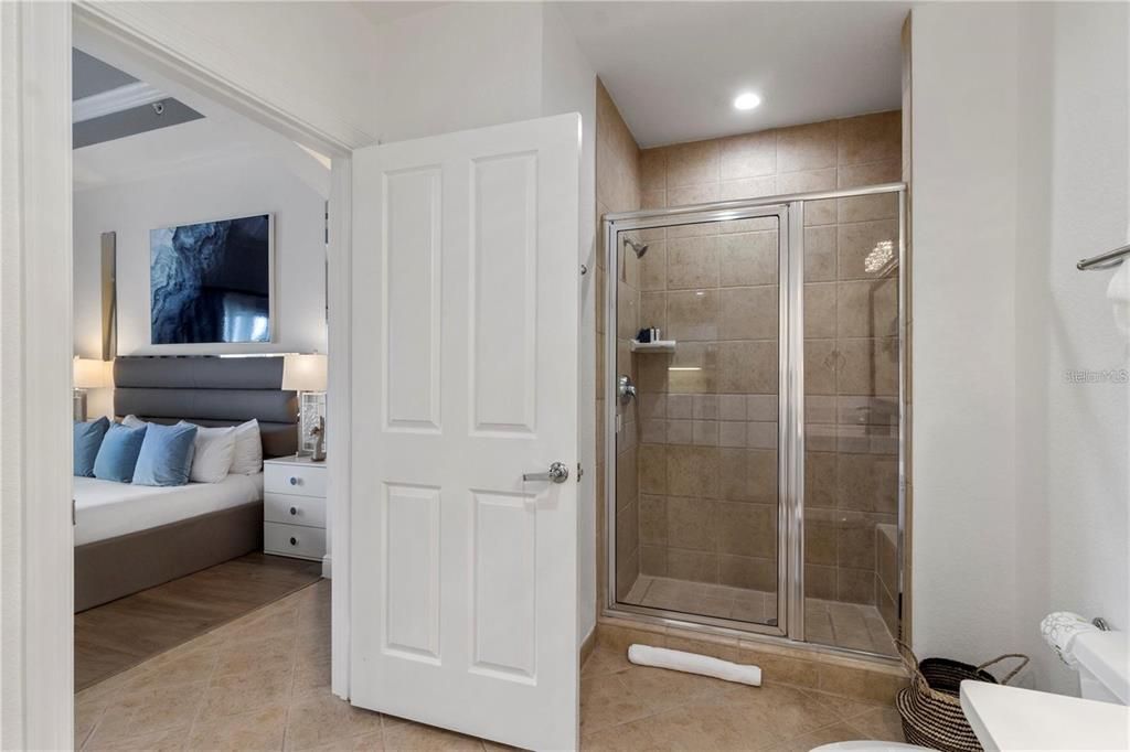 For Sale: $335,000 (3 beds, 3 baths, 2124 Square Feet)