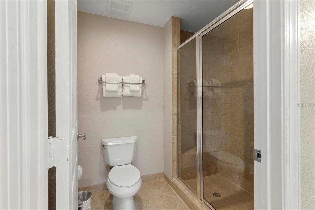 For Sale: $335,000 (3 beds, 3 baths, 2124 Square Feet)