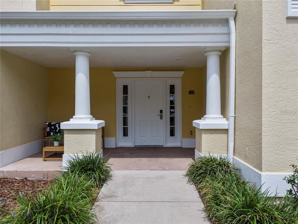 For Sale: $335,000 (3 beds, 3 baths, 2124 Square Feet)