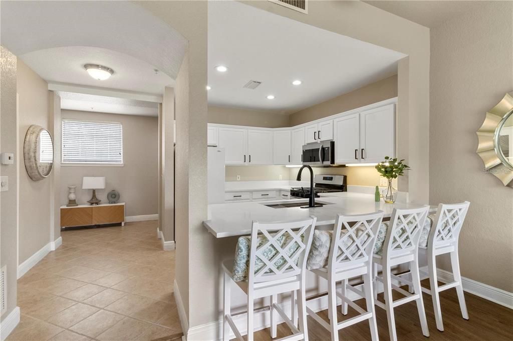 For Sale: $335,000 (3 beds, 3 baths, 2124 Square Feet)
