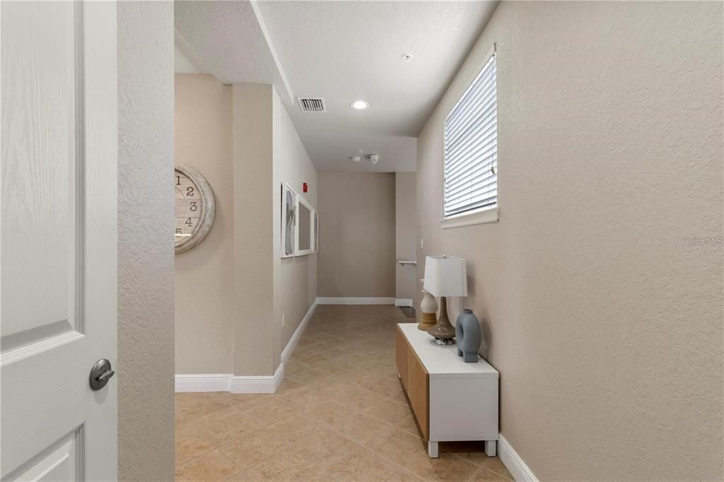 For Sale: $335,000 (3 beds, 3 baths, 2124 Square Feet)