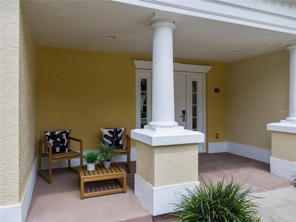 For Sale: $335,000 (3 beds, 3 baths, 2124 Square Feet)