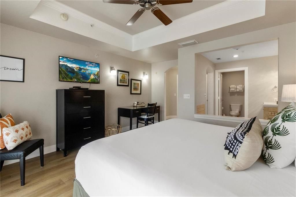 For Sale: $335,000 (3 beds, 3 baths, 2124 Square Feet)