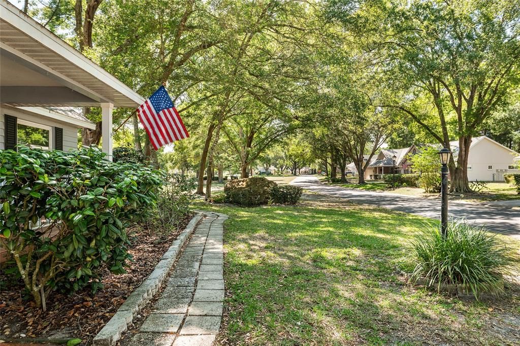Active With Contract: $189,900 (2 beds, 2 baths, 1887 Square Feet)