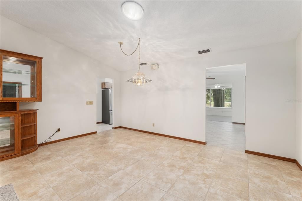 Active With Contract: $189,900 (2 beds, 2 baths, 1887 Square Feet)