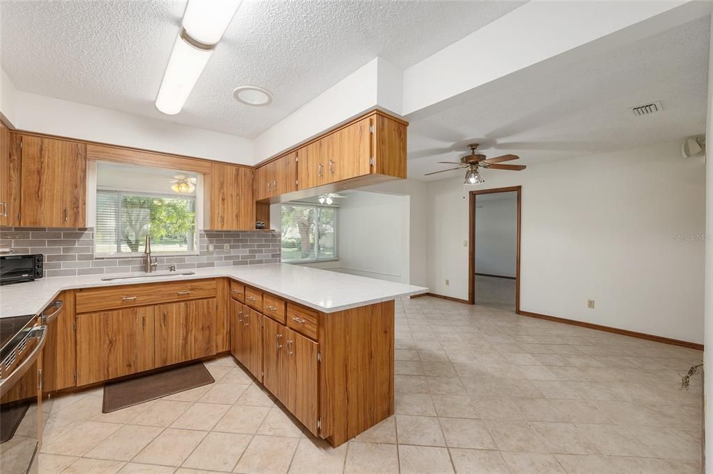 Active With Contract: $189,900 (2 beds, 2 baths, 1887 Square Feet)