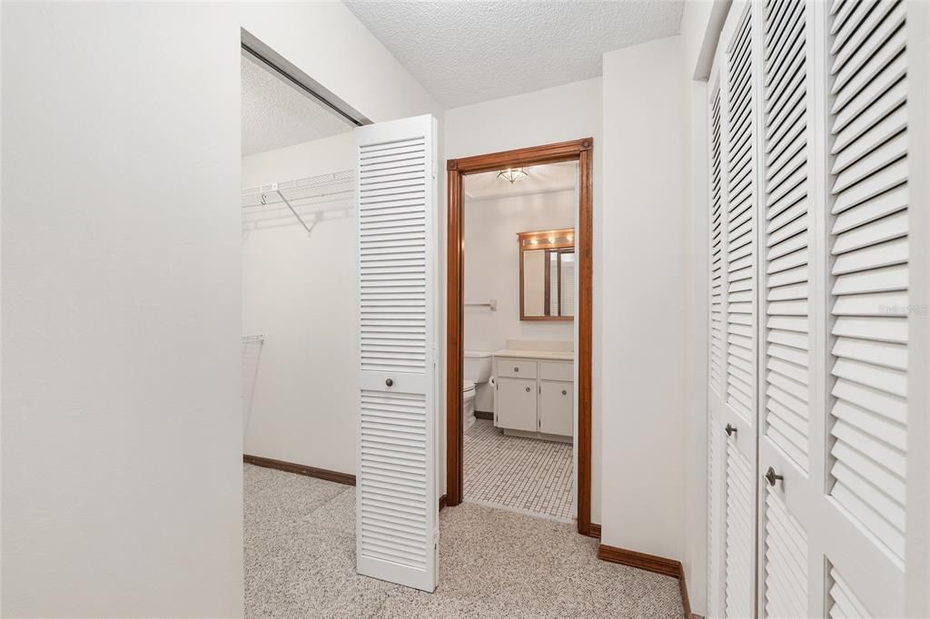 Active With Contract: $189,900 (2 beds, 2 baths, 1887 Square Feet)